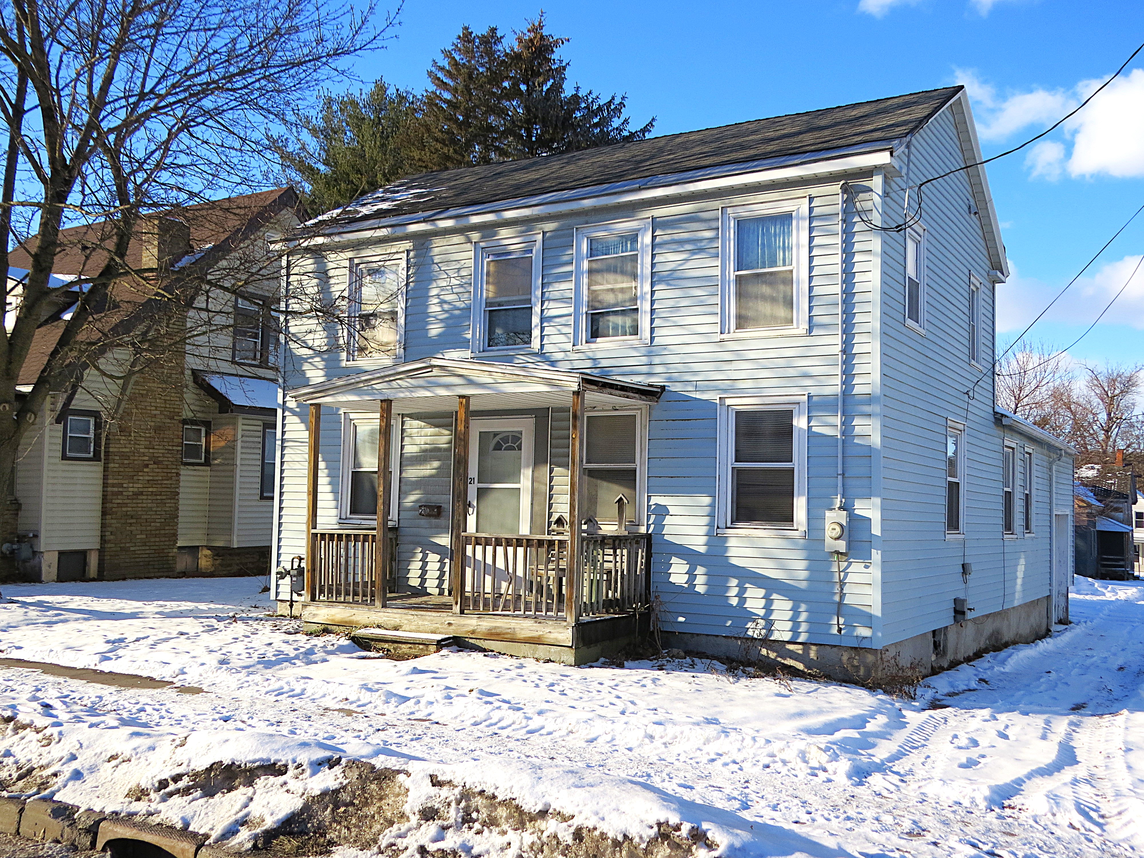 21 E MAIN ST