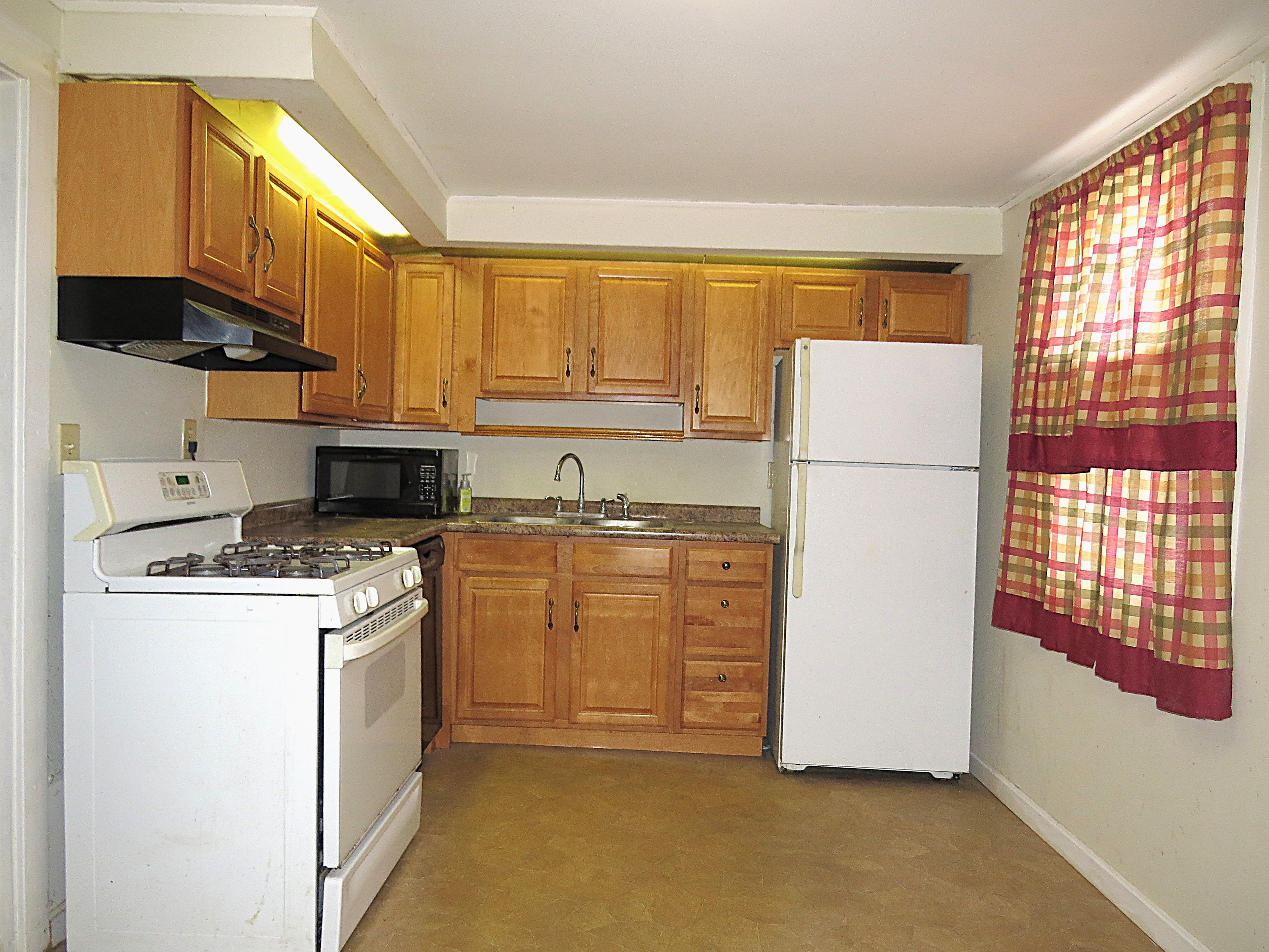 21 E MAIN ST