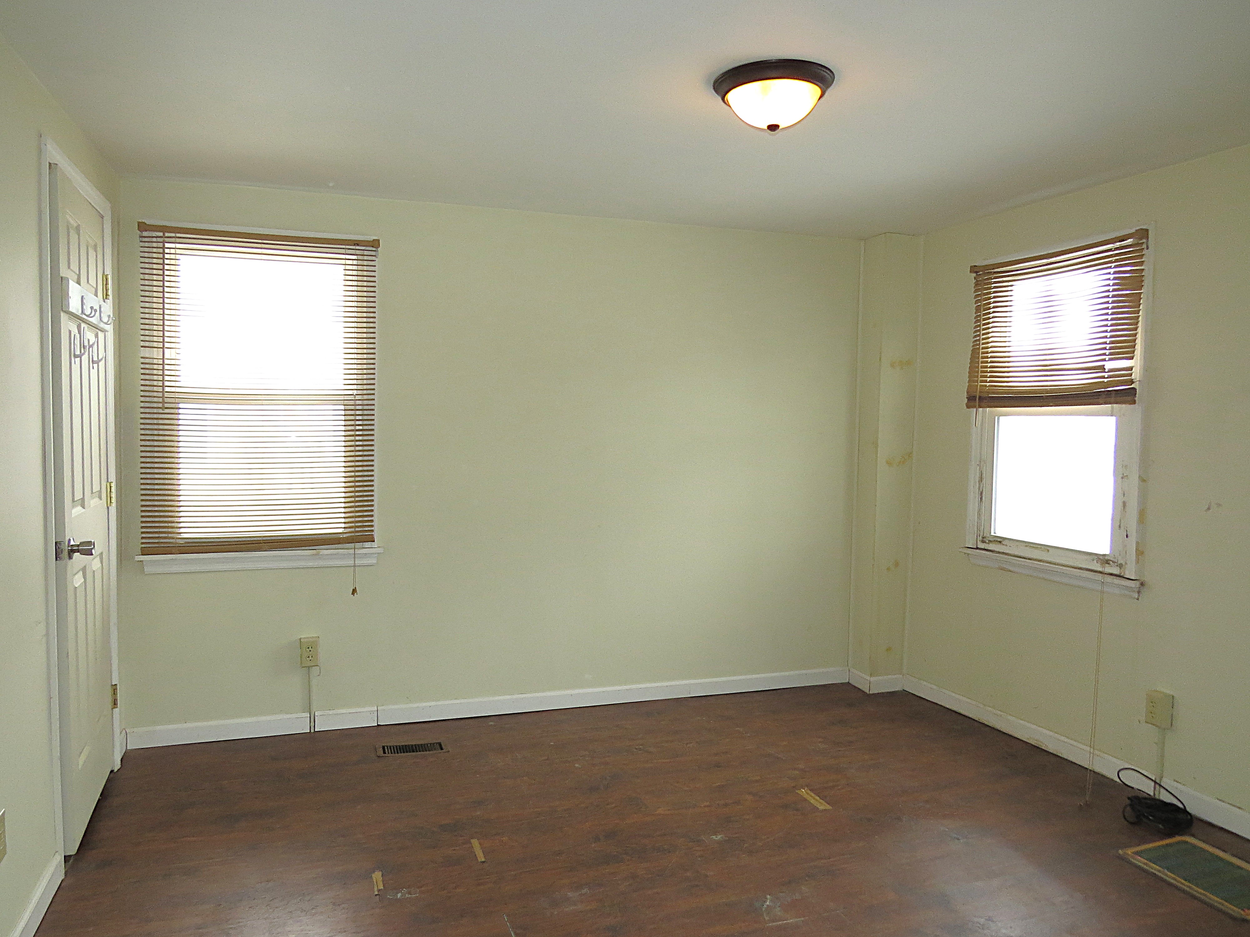 21 E MAIN ST