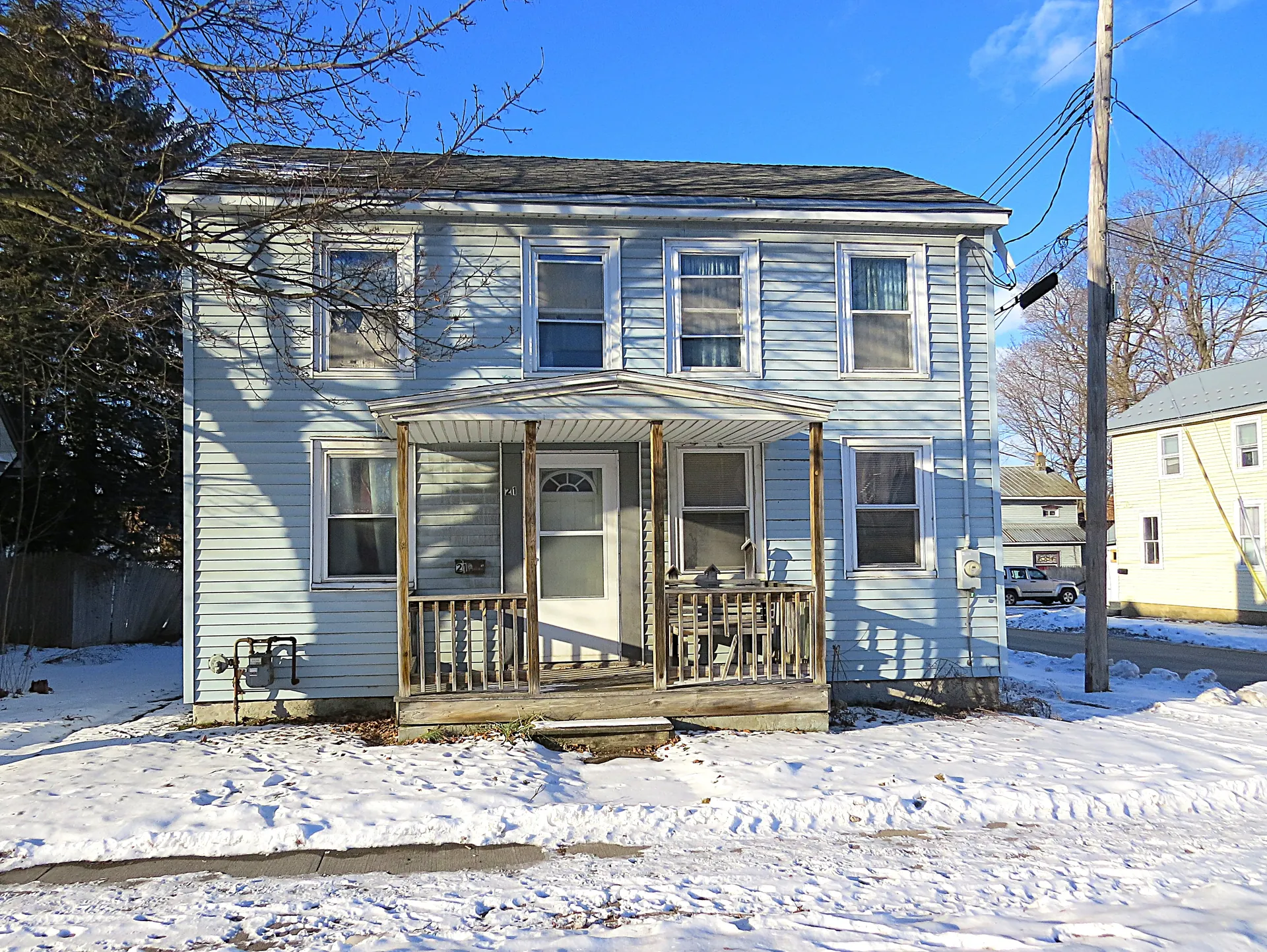 21 E MAIN ST