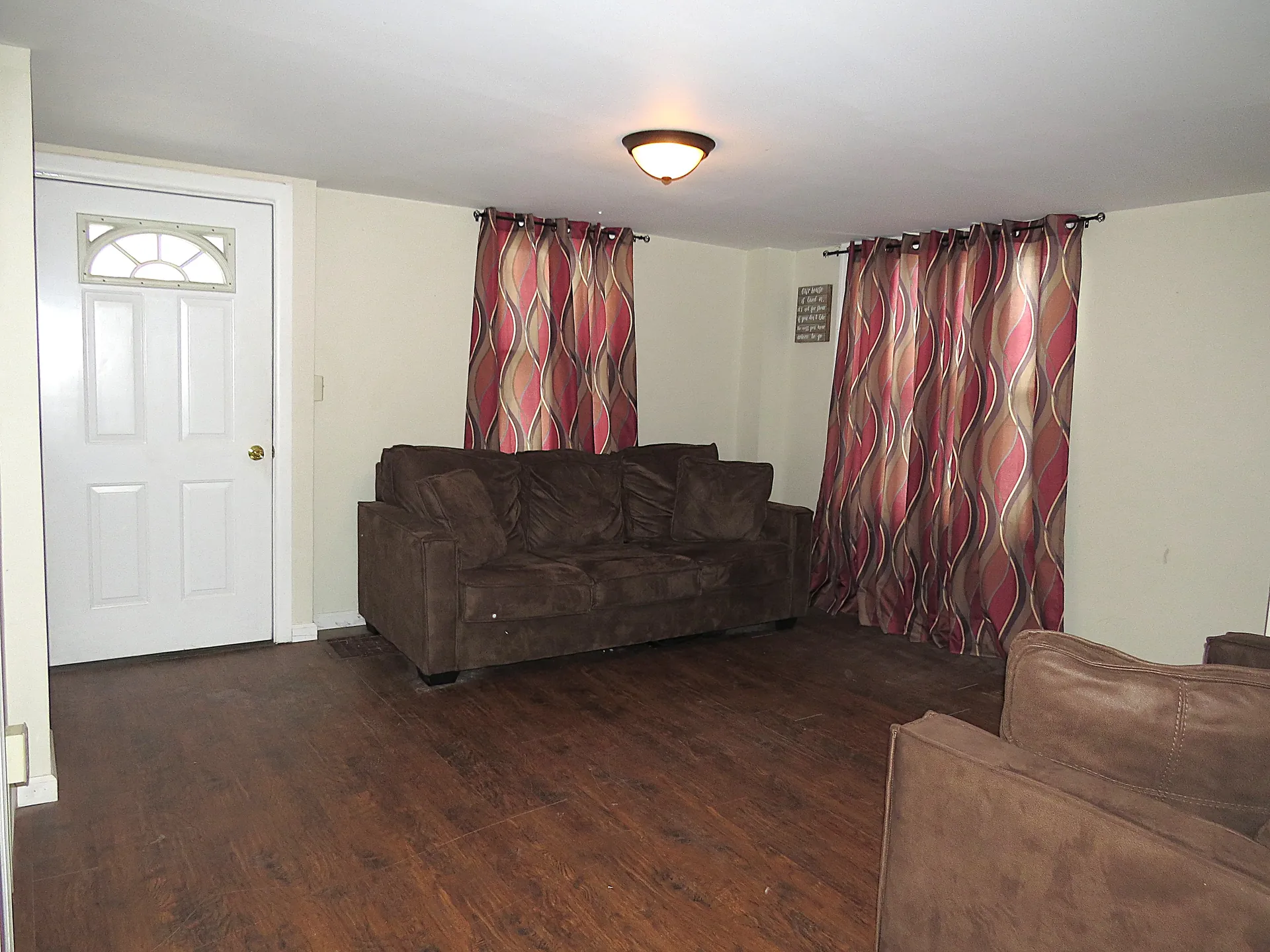 21 E MAIN ST