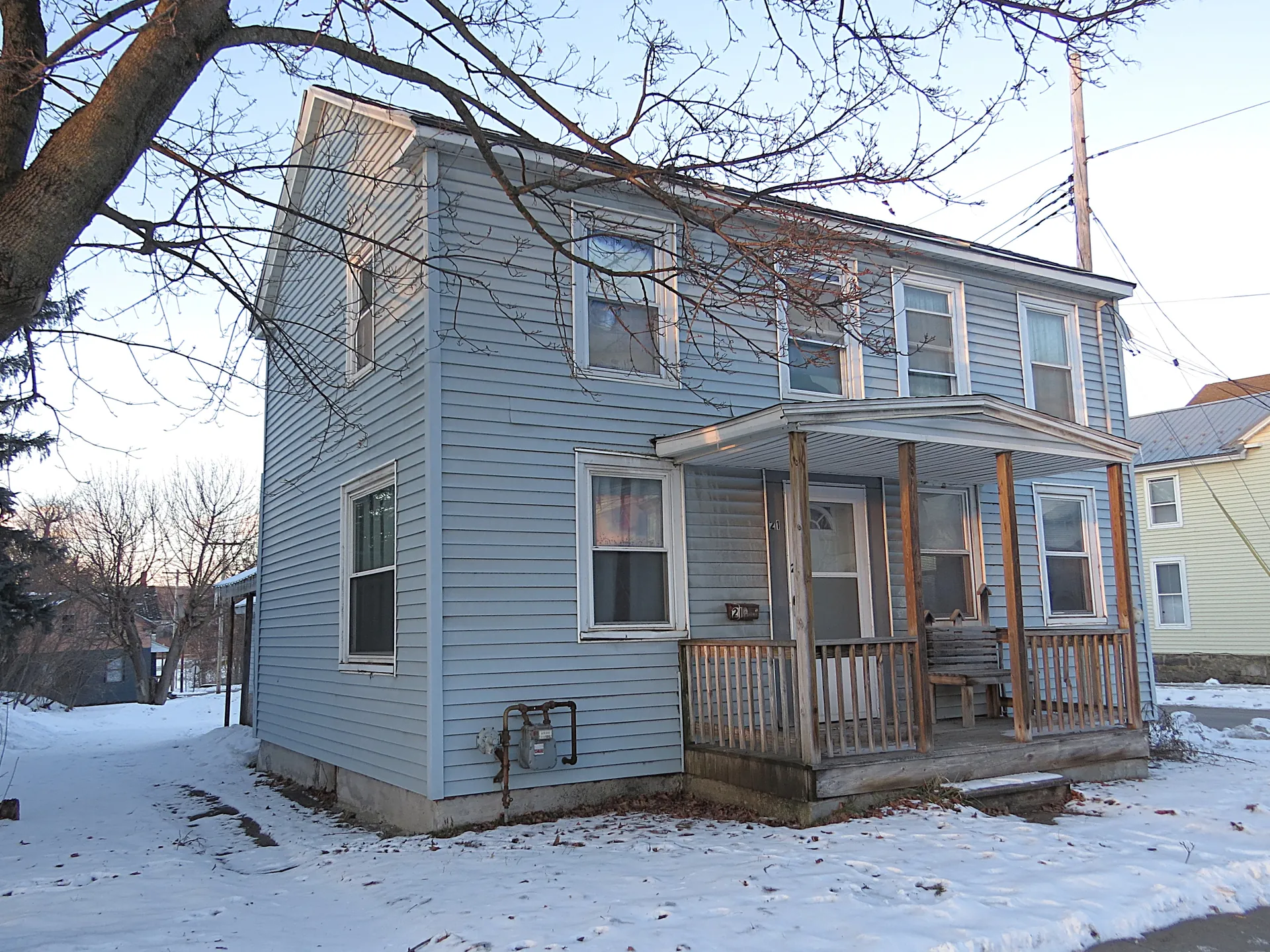 21 E MAIN ST