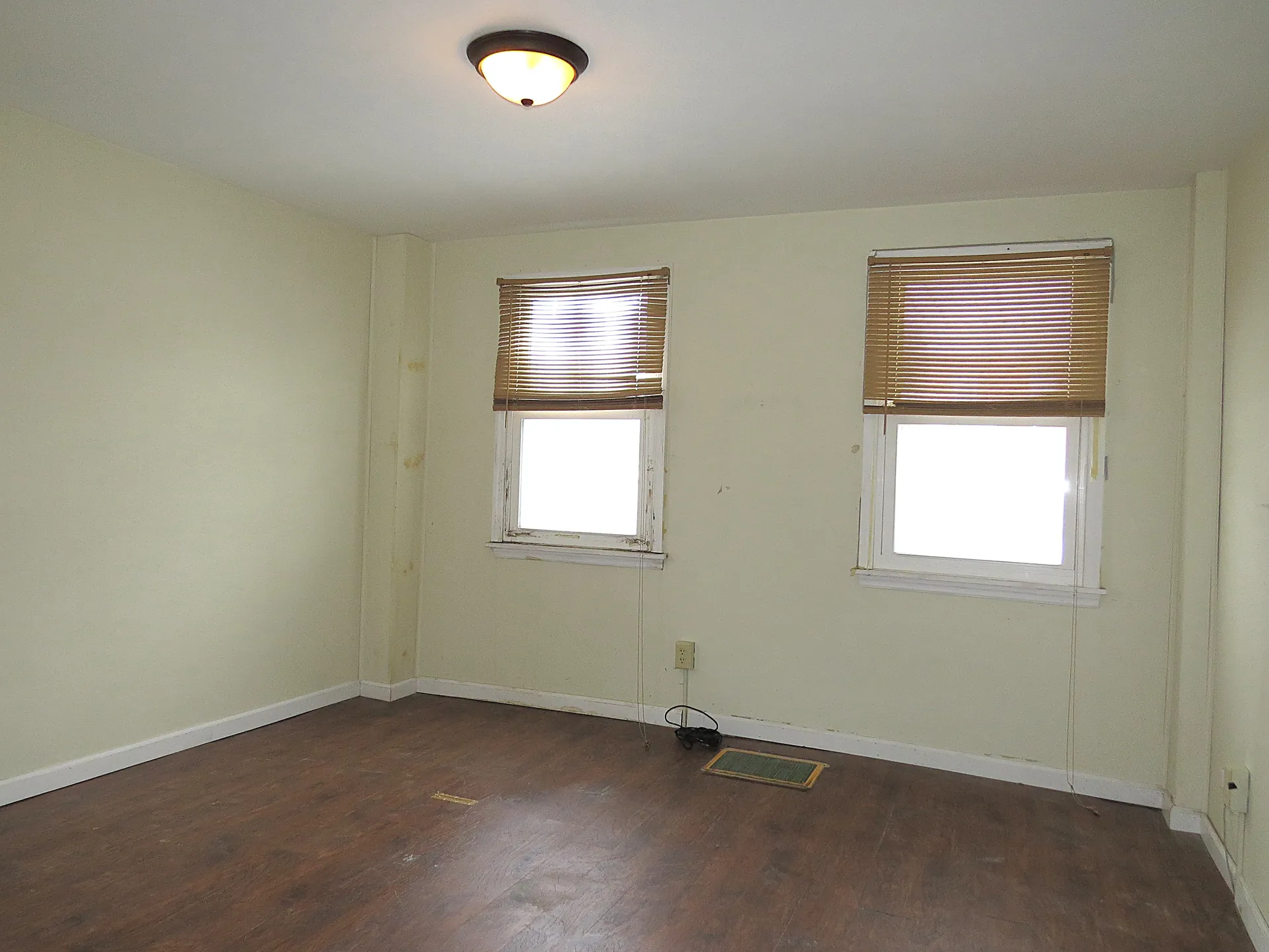 21 E MAIN ST
