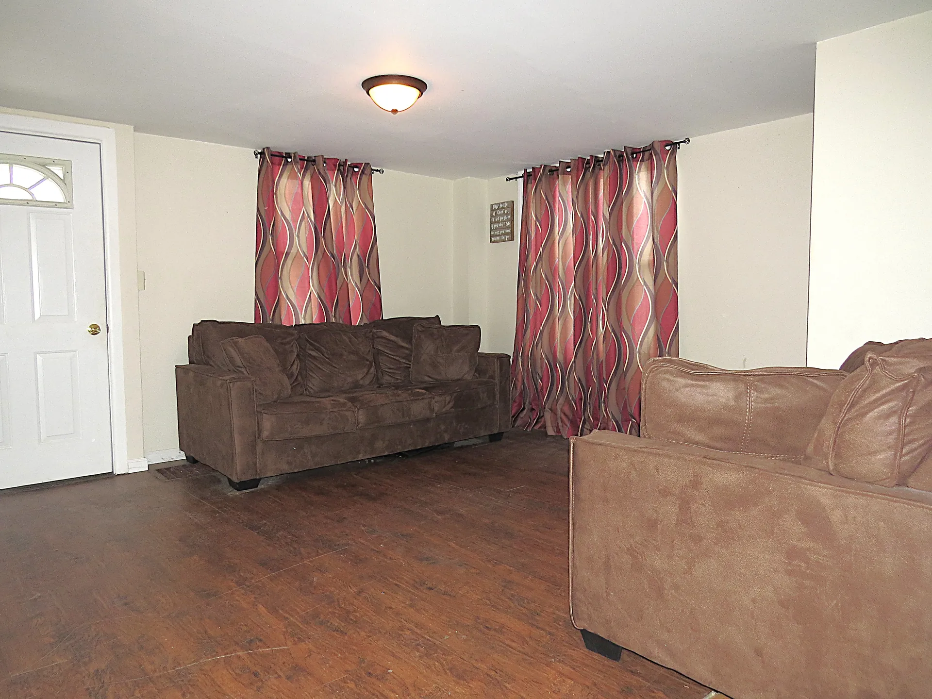 21 E MAIN ST