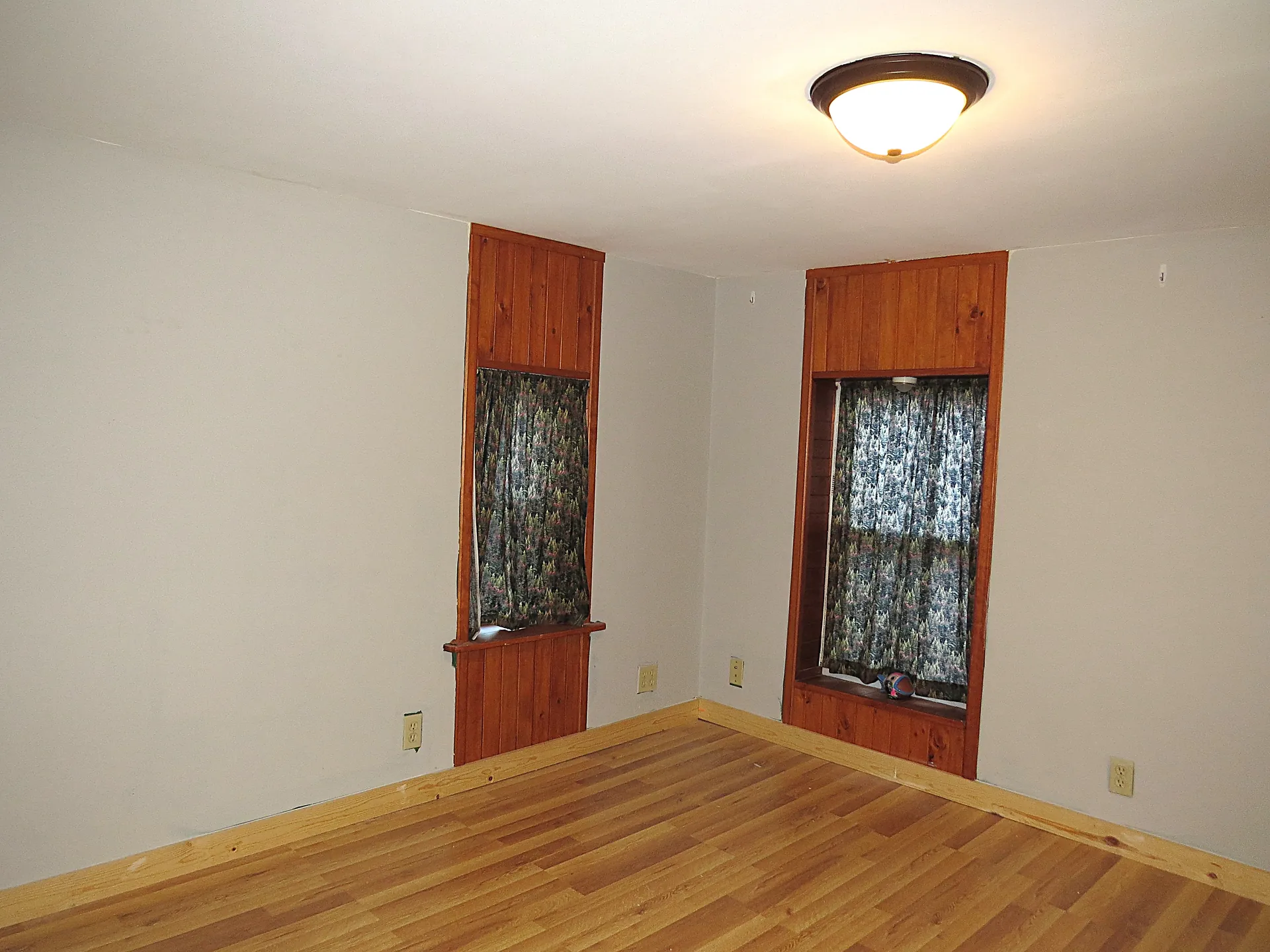 21 E MAIN ST