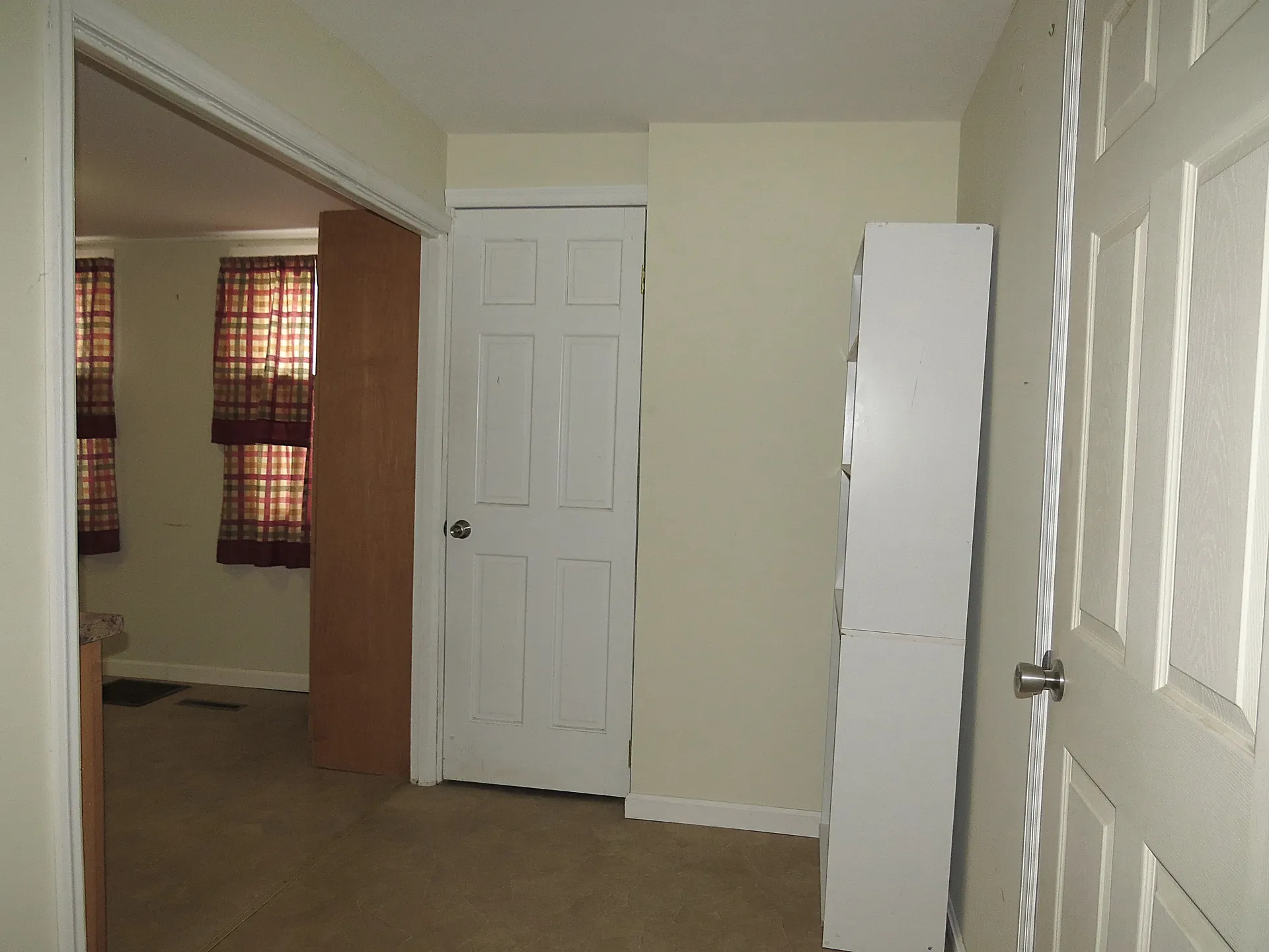 21 E MAIN ST