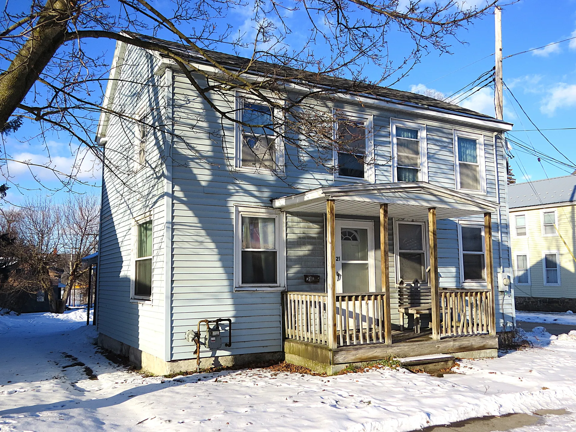 21 E MAIN ST