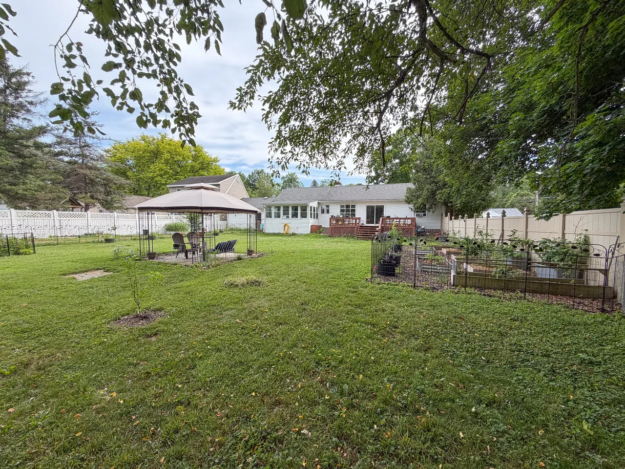 704 WESTWOOD DR