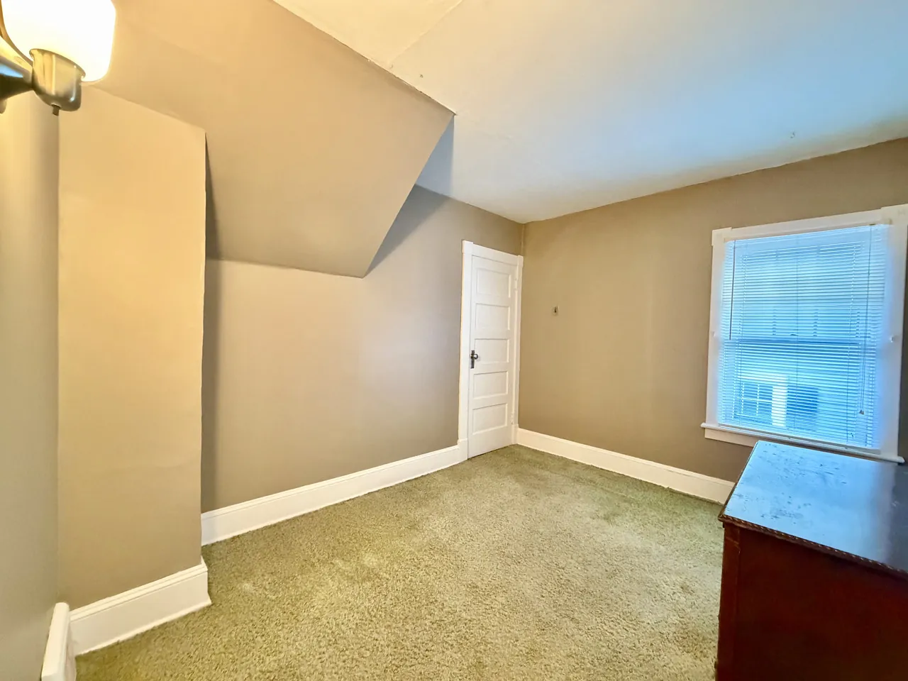 58 WOODSIDE AVE