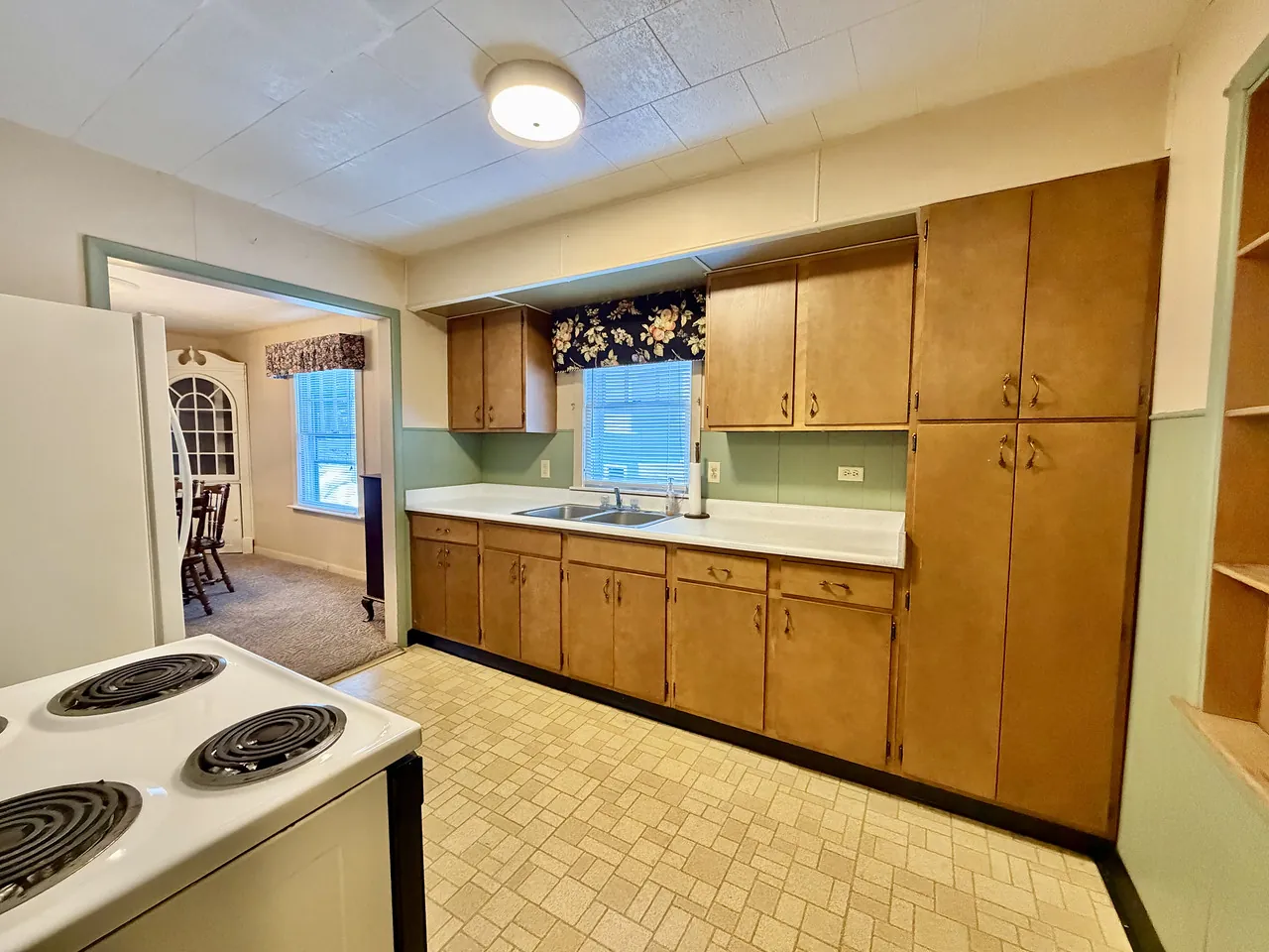 58 WOODSIDE AVE