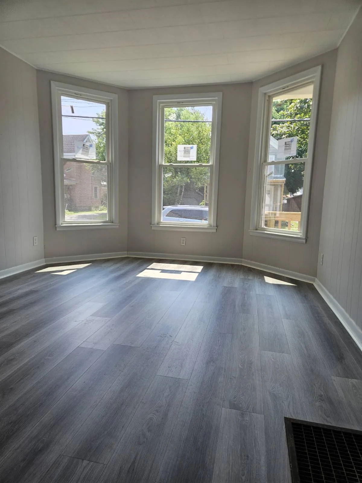 317 PLEASANT AVE