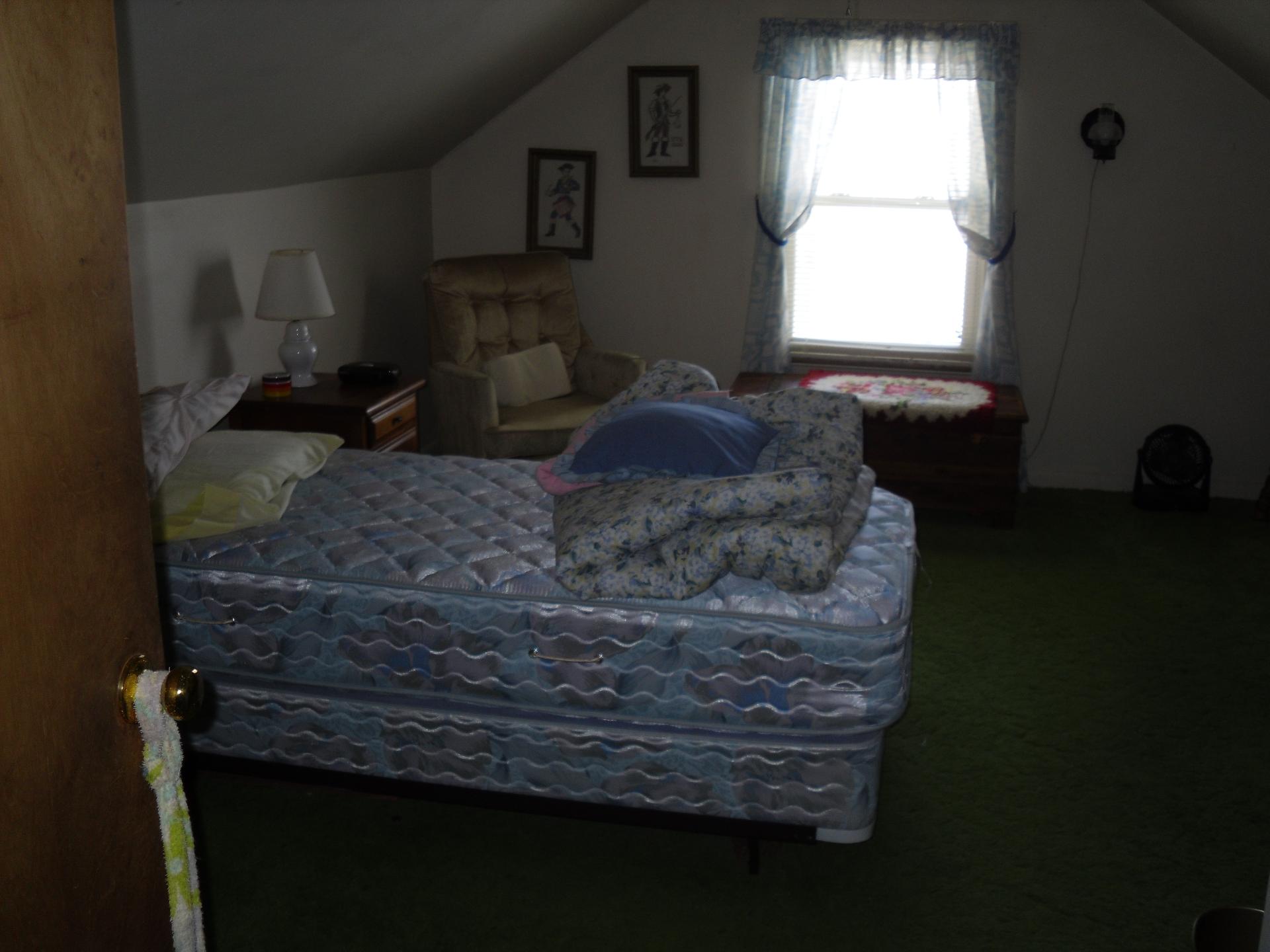 496 FAIRVIEW DR