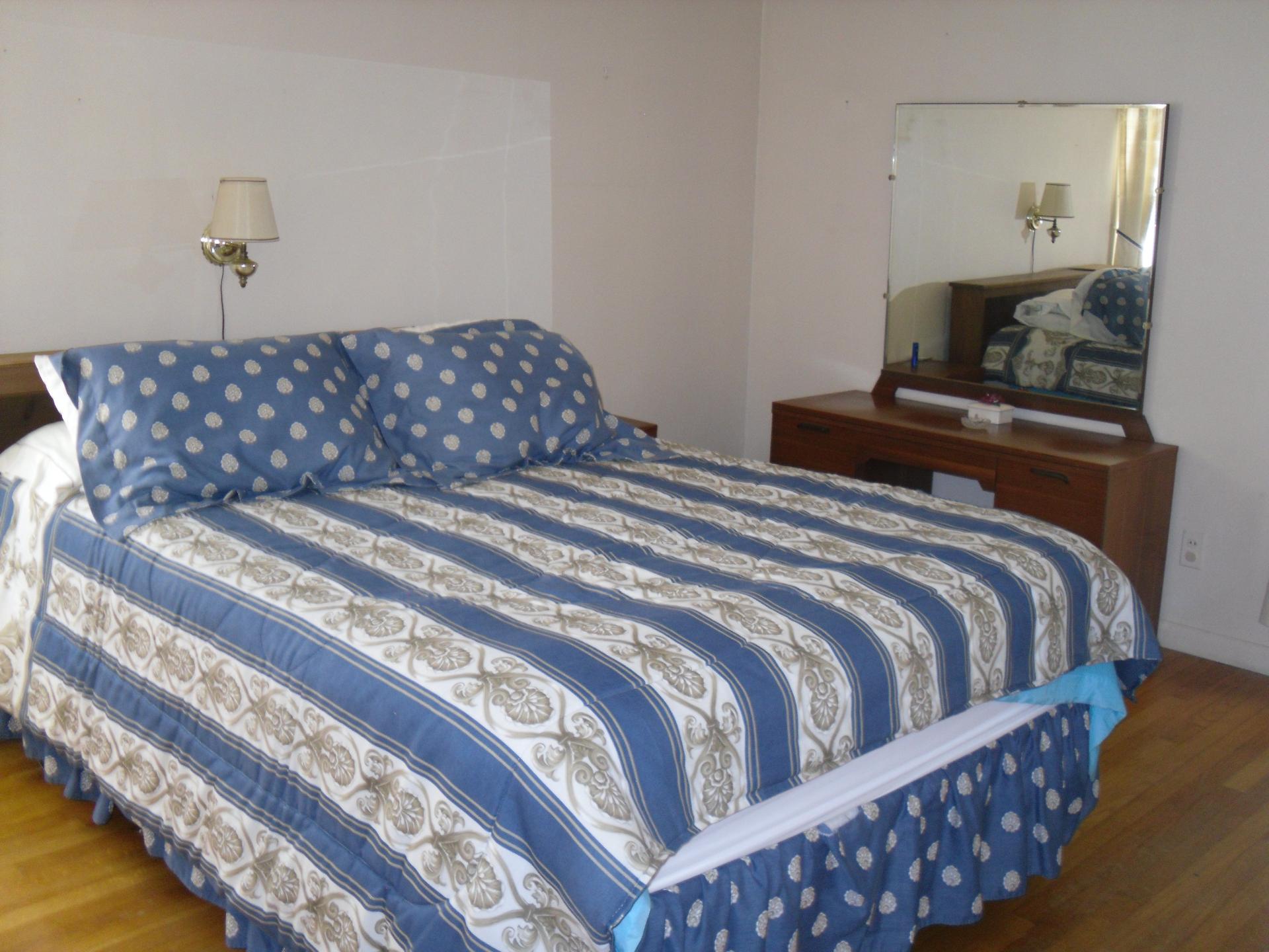 496 FAIRVIEW DR