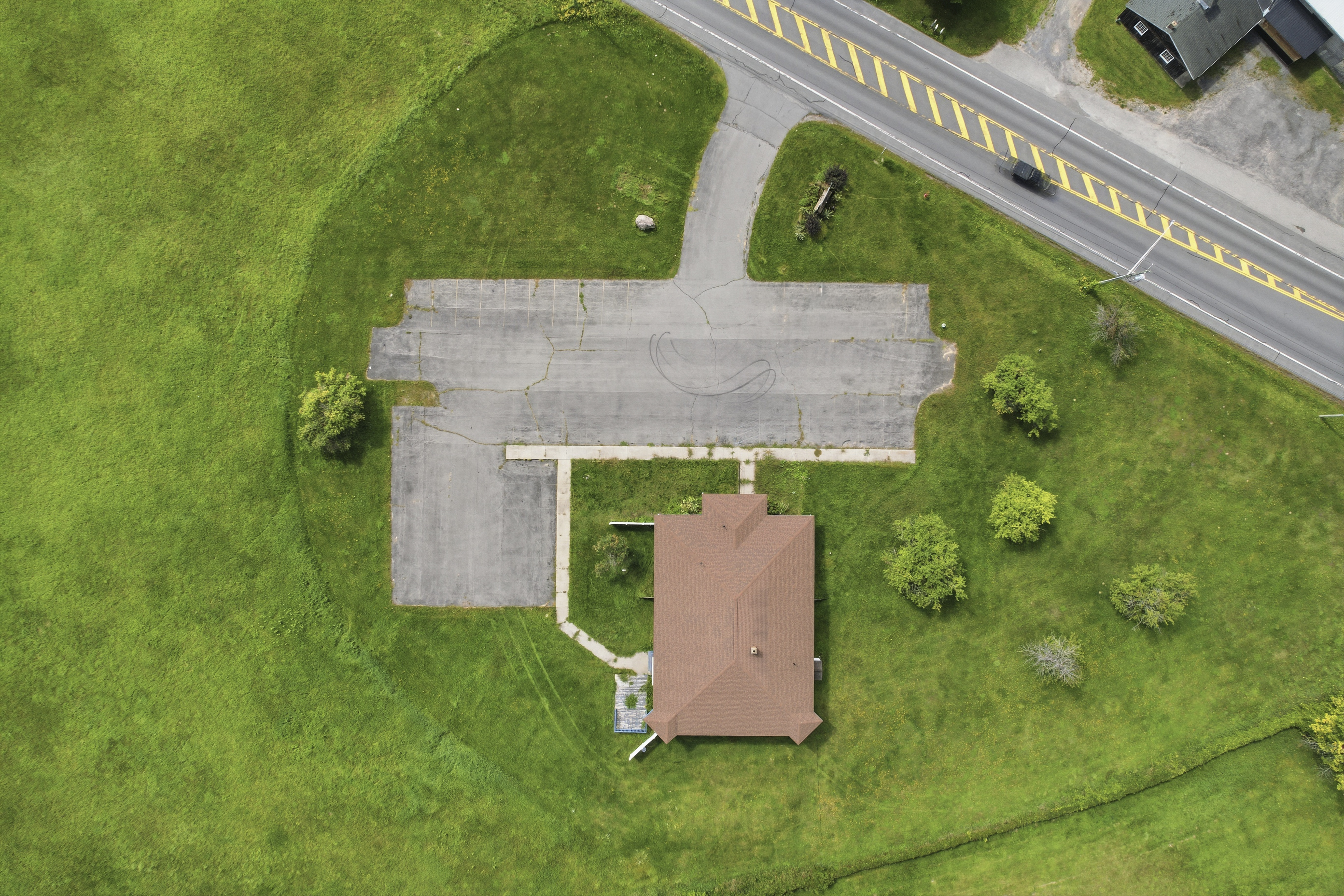1942 MILITARY TURNPIKE RD
