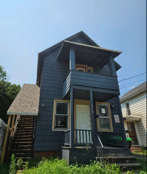238 KING ST