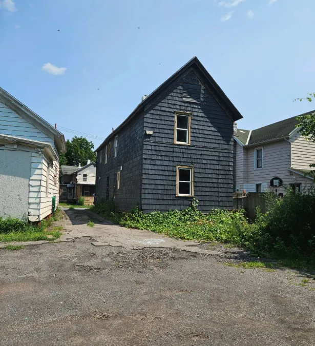 238 KING ST